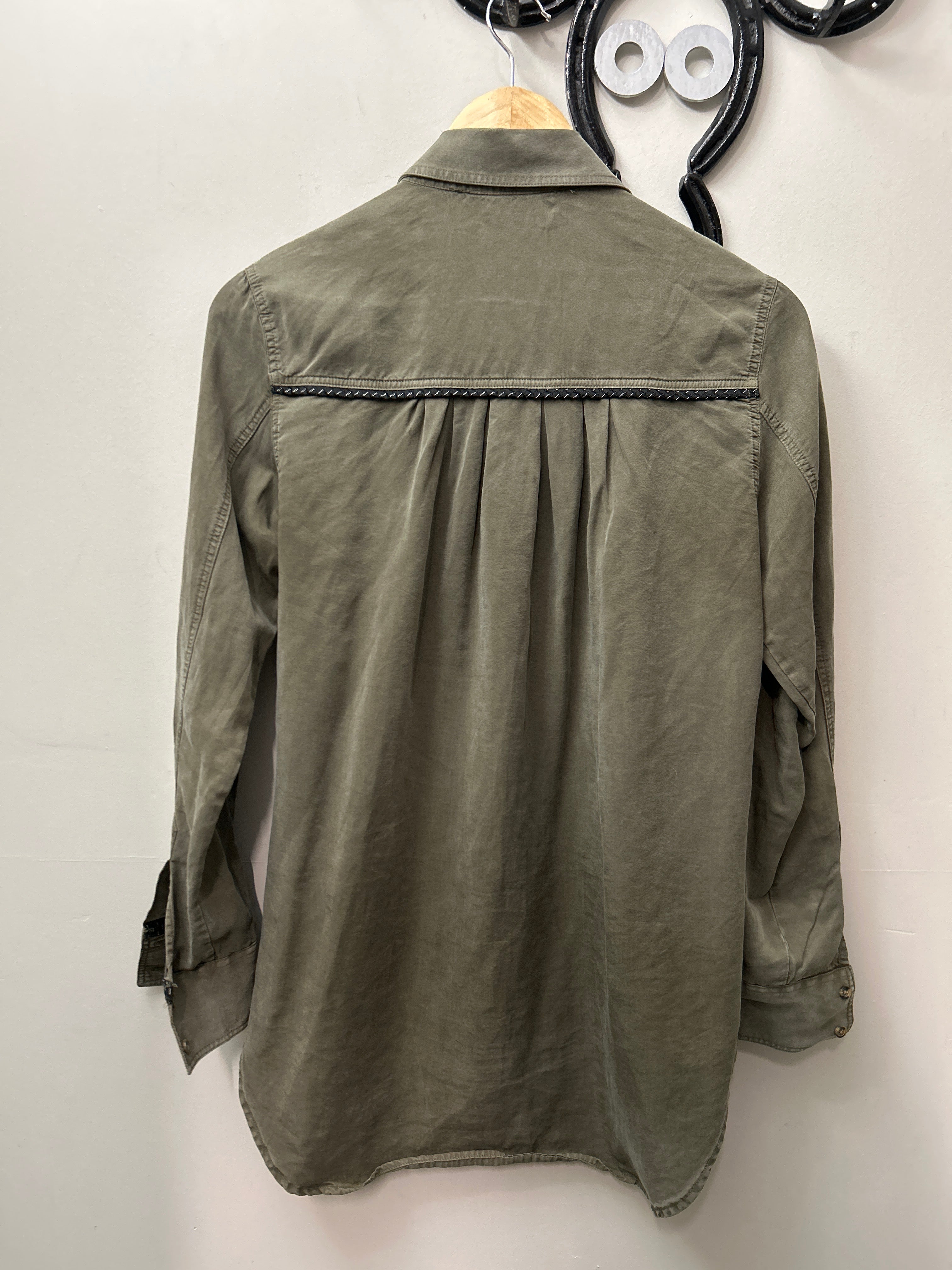 Rock and Roll Cowgirl Green Western Shirt Medium-Riding Shirts-Consignment-Evolution Equestrian Co.