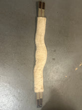 Load image into Gallery viewer, Santa Cruz Anatomic Girth with Removable Sheepskin 50&quot;-English Girth-Consignment-Evolution Equestrian Co.
