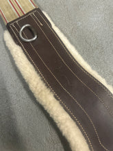 Load image into Gallery viewer, Santa Cruz Anatomic Girth with Removable Sheepskin 50&quot;-English Girth-Consignment-Evolution Equestrian Co.
