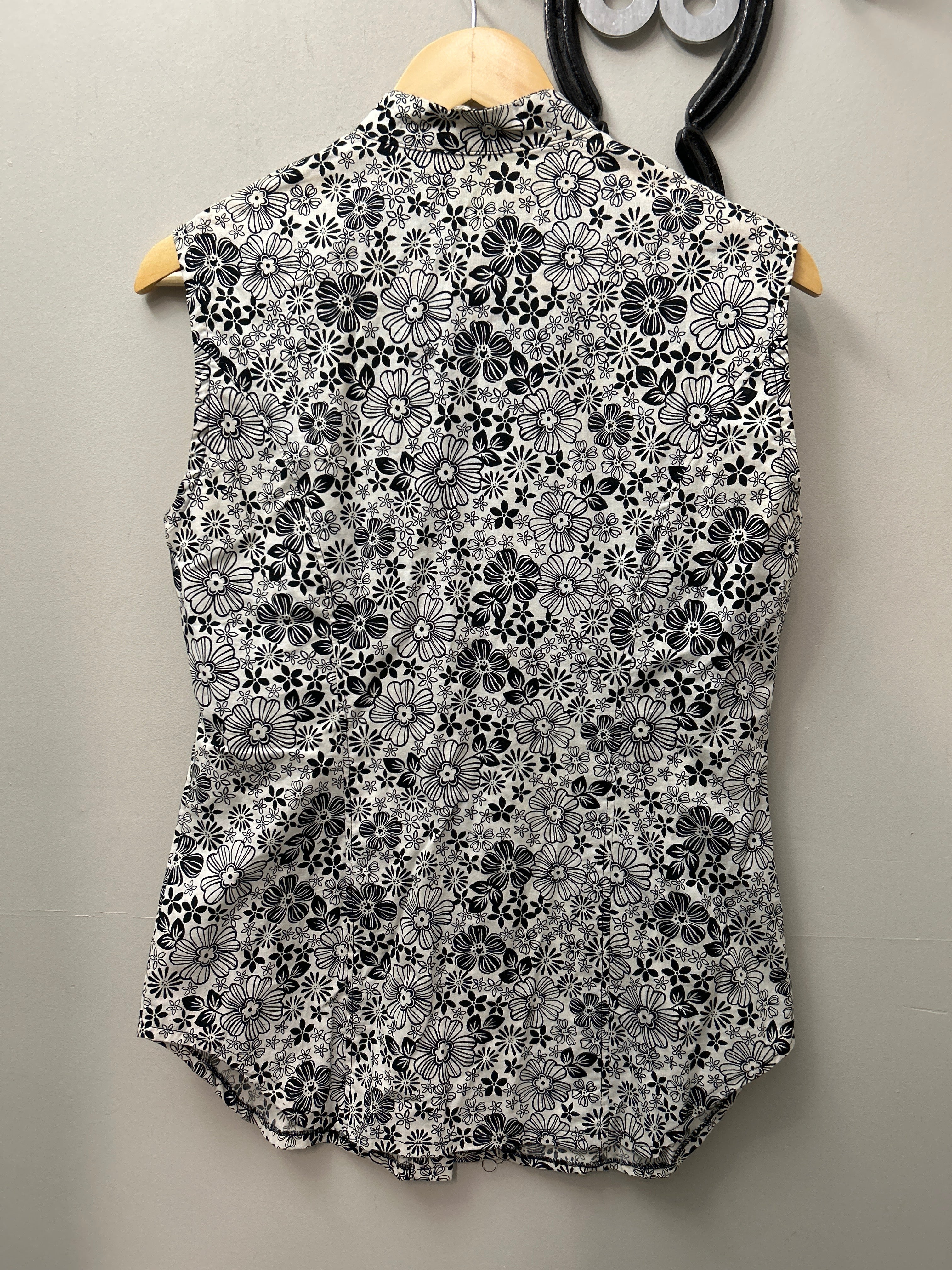 Show Shirt Sleeveless Floral Print Medium-Show Shirts-Consignment-Evolution Equestrian Co.
