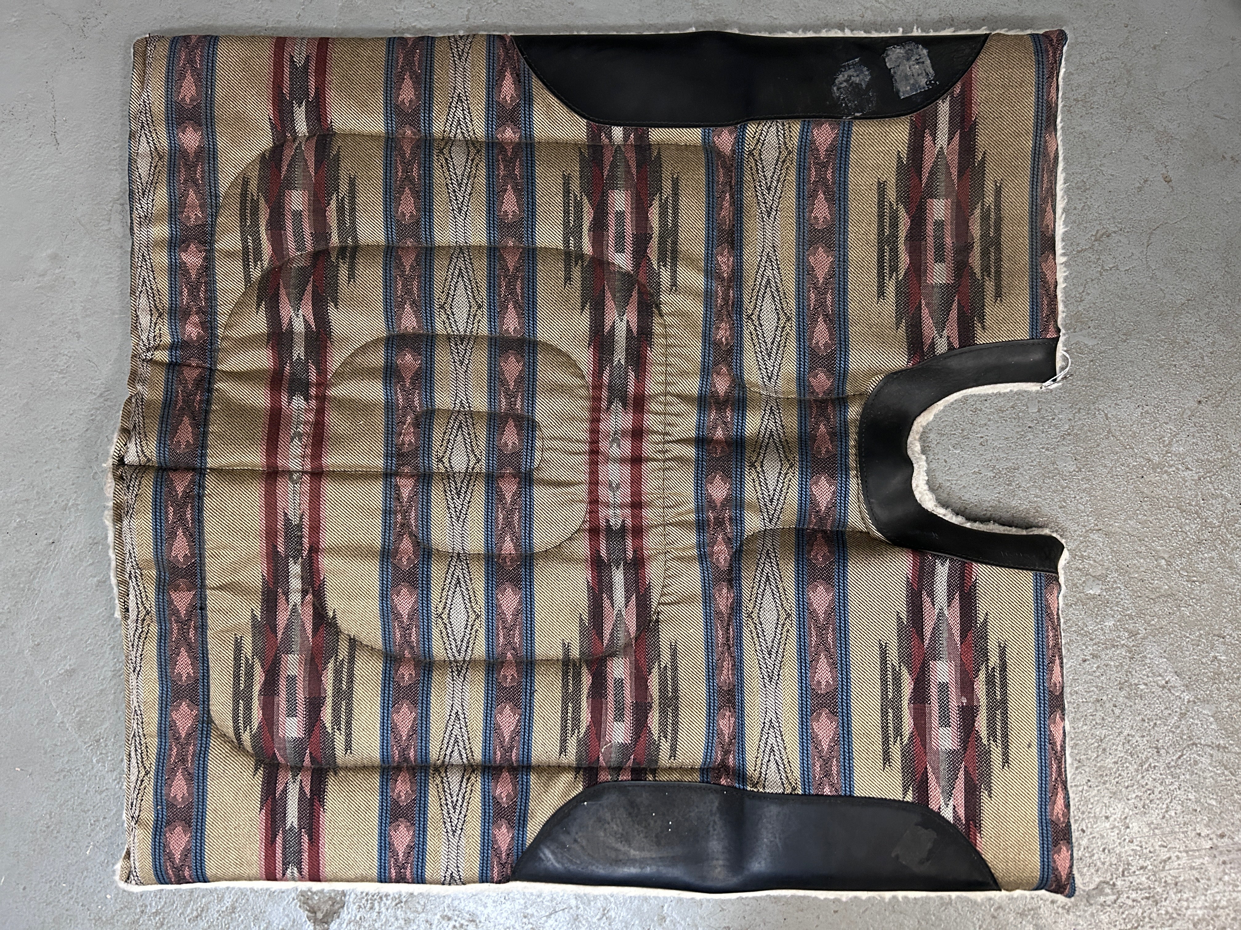 Western Cut Back Pad with Front Built Up-Western Saddle Pad-Consignment-Evolution Equestrian Co.