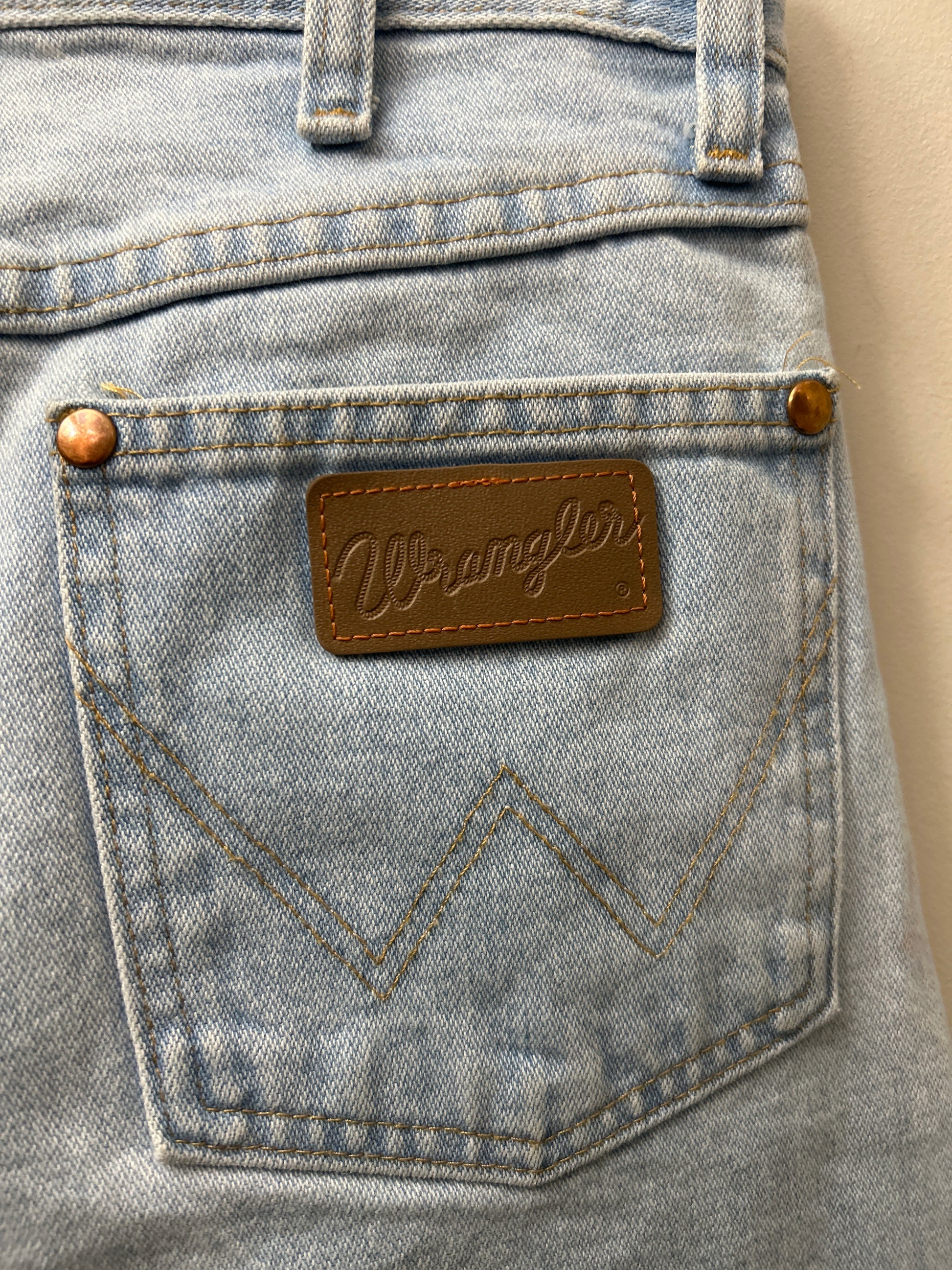 Wrangler Light Wash Jeans 5 x 36-Jeans-Consignment-Evolution Equestrian Co.