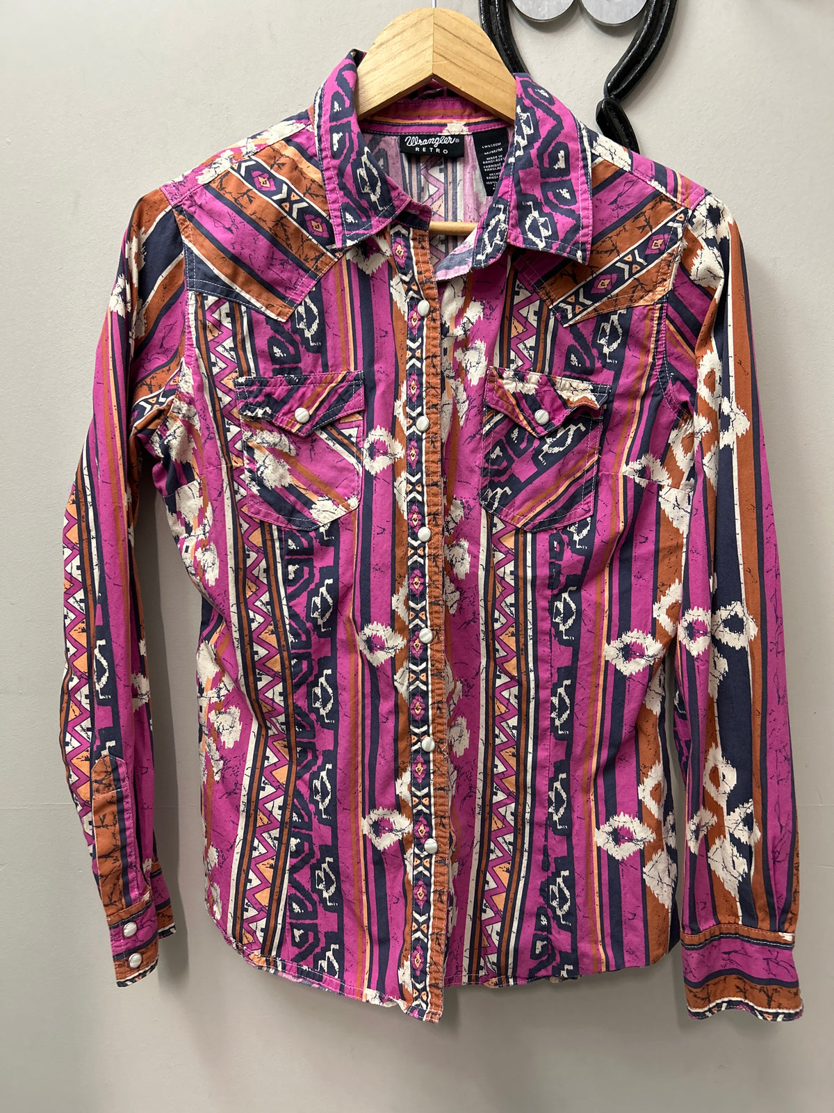 Wrangler Retro Pink Ladies Western Shirt Medium-Western Shirt-Consignment-Evolution Equestrian Co.