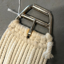 Load image into Gallery viewer, Weaver String Cinch 36&quot;
