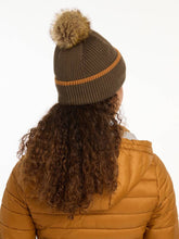 Load image into Gallery viewer, LeMieux Clara Cable Beanie
