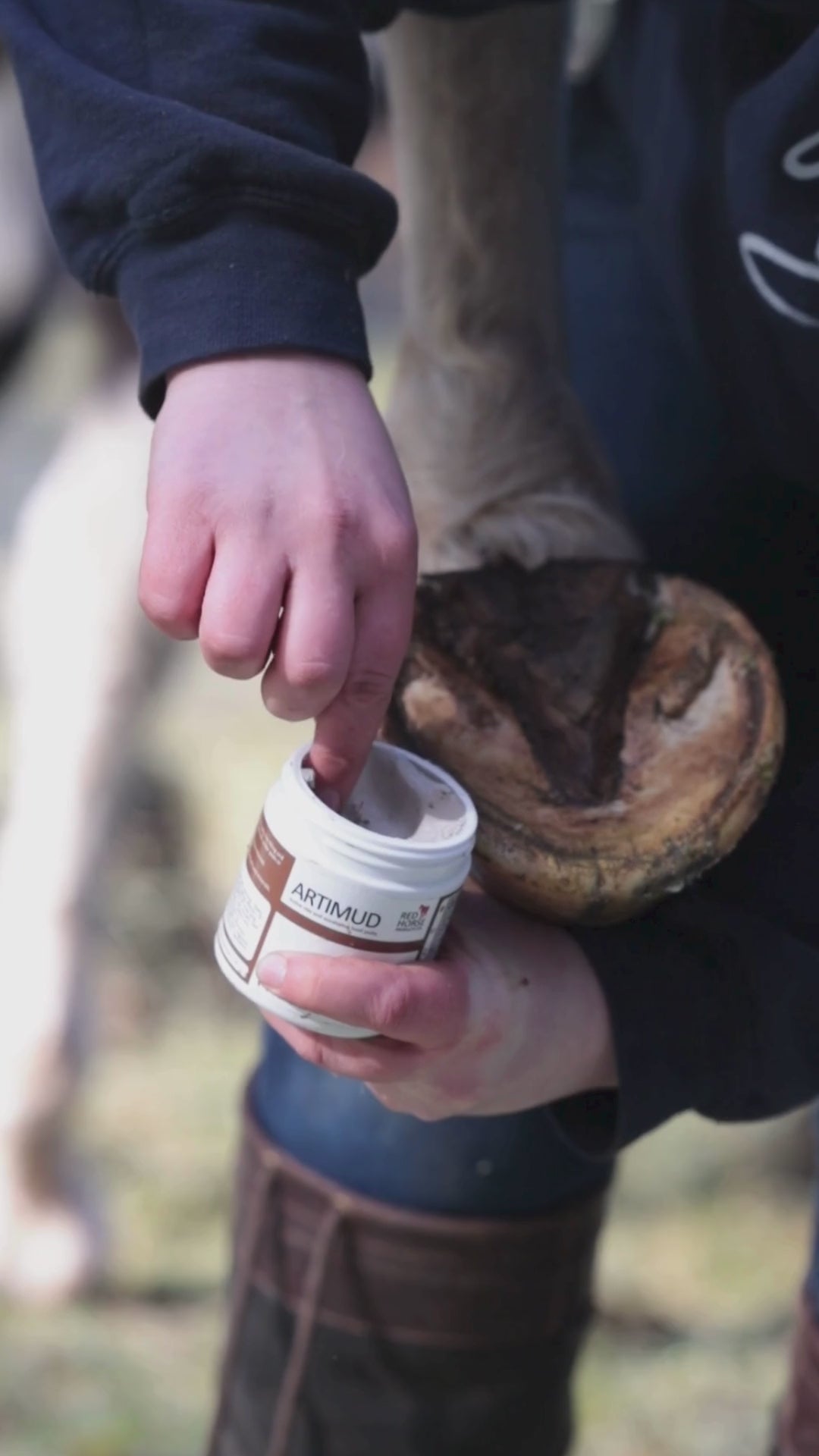 Load video: Red Horse Products Artimud