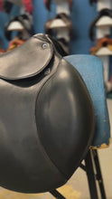 Load and play video in Gallery viewer, 17.5&quot; Stubben Virginia Close Contact Saddle
