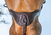 Load image into Gallery viewer, LeMieux Gel-Tek Anatomic English Girth-English Girth-LeMieux-135 cm / 53&quot;-Evolution Equestrian Co.
