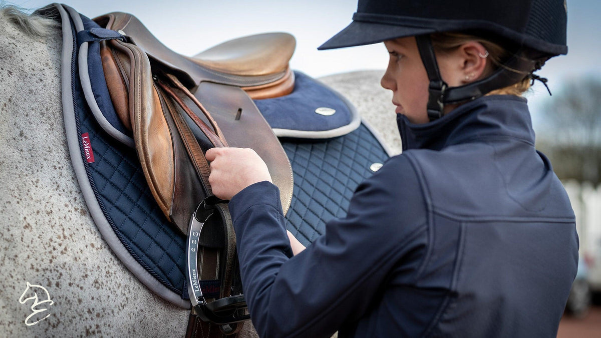 LeMieux Wither Relief Close Contact Saddle Pad-English Saddle Pad-LeMieux-White-Evolution Equestrian Co.