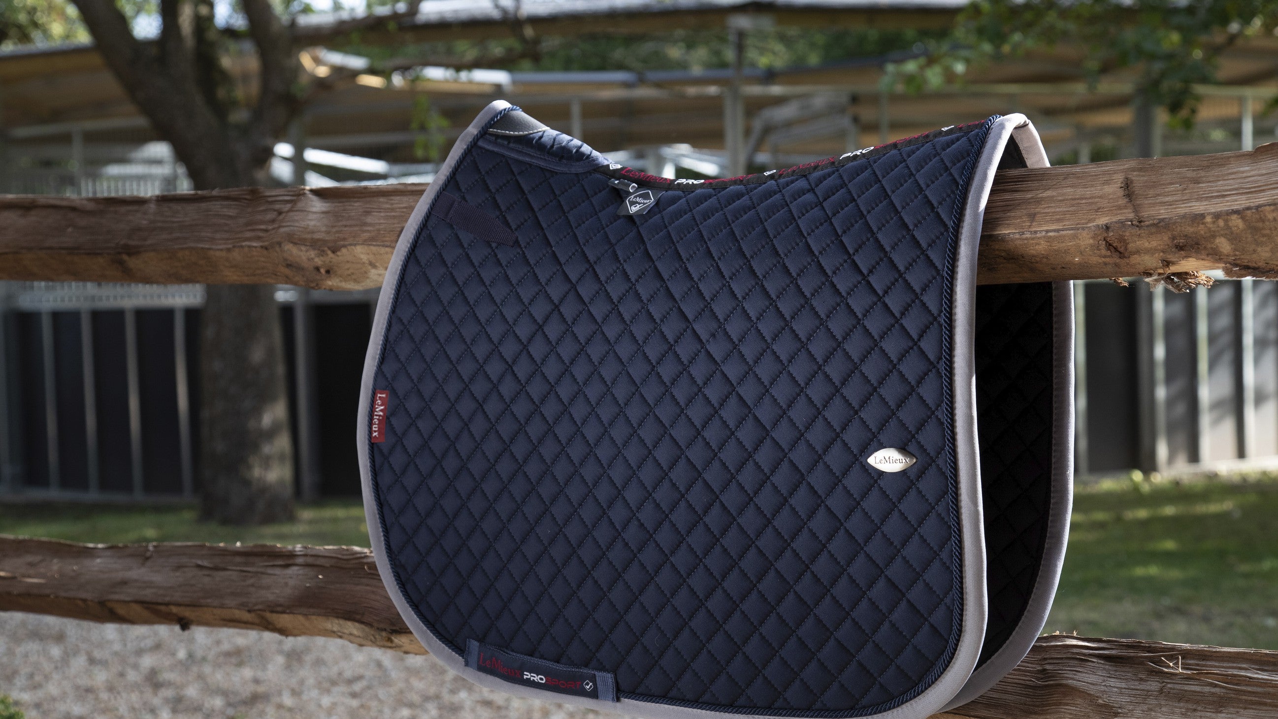 LeMieux Wither Relief Close Contact Saddle Pad-English Saddle Pad-LeMieux-White-Evolution Equestrian Co.