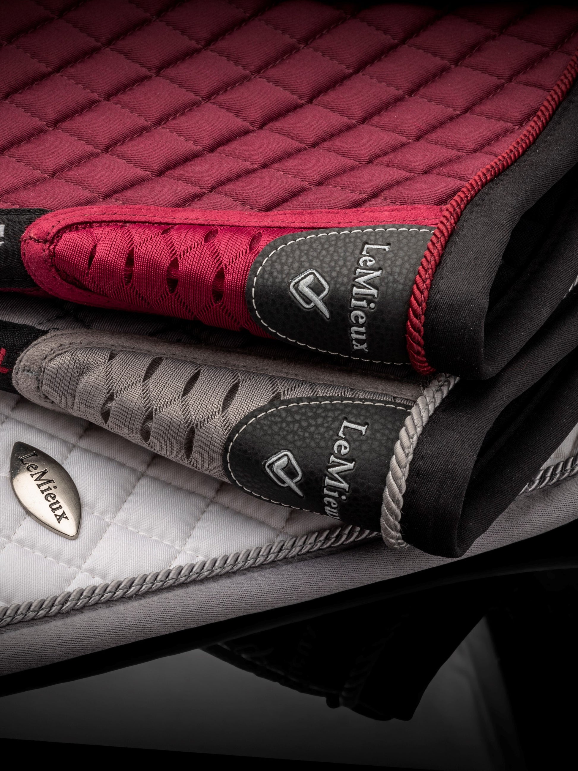 LeMieux Wither Relief Close Contact Saddle Pad-English Saddle Pad-LeMieux-White-Evolution Equestrian Co.