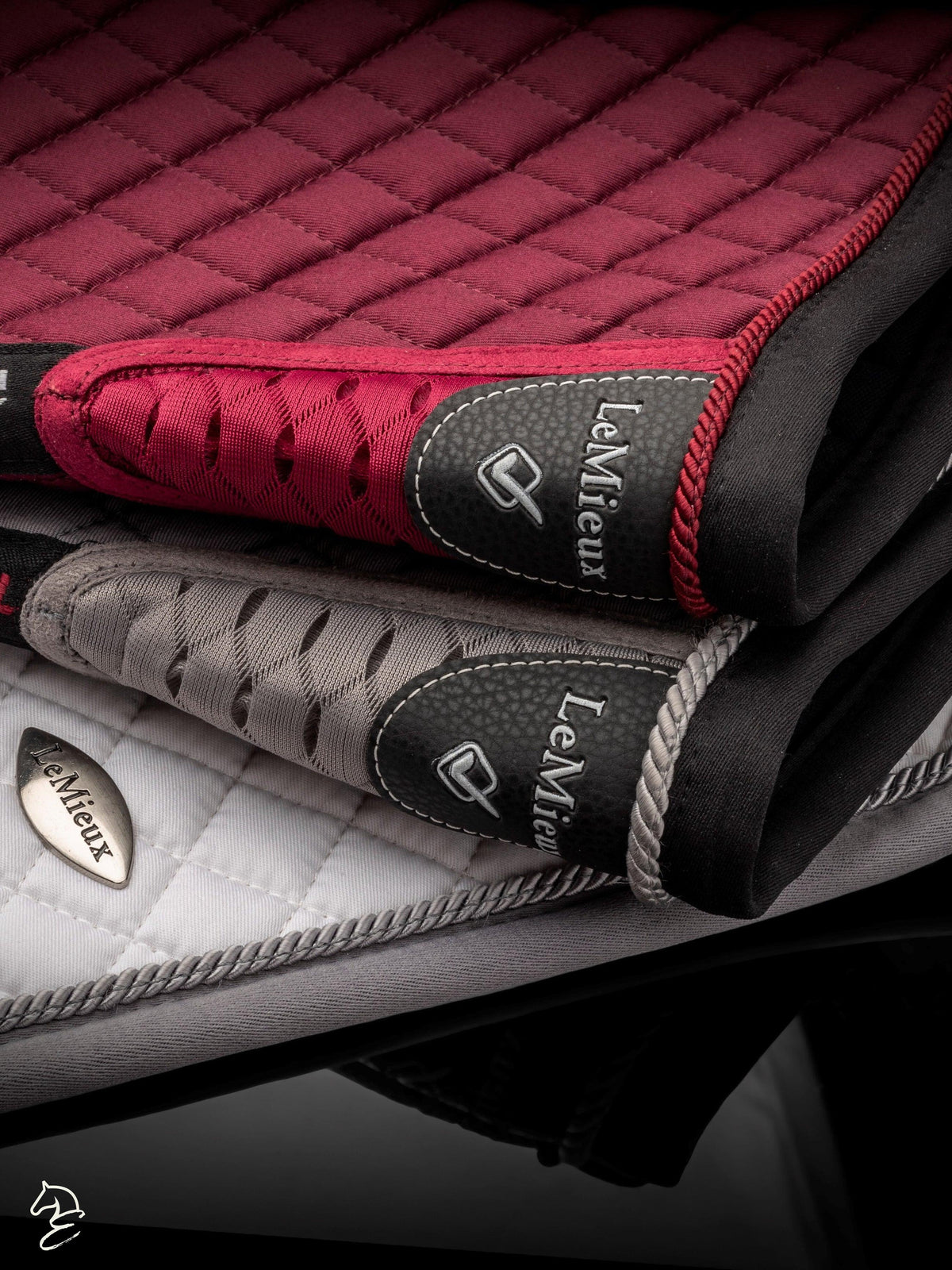 LeMieux Wither Relief Close Contact Saddle Pad-English Saddle Pad-LeMieux-White-Evolution Equestrian Co.